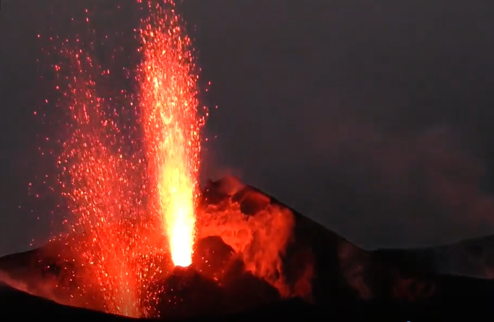 ストロンボリ火山の噴火